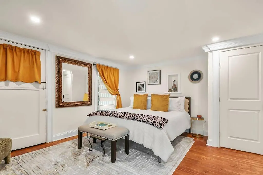 New2/2 Garden Apartment Historic Savannah 0*,  Stany Zjednoczone Ameryki