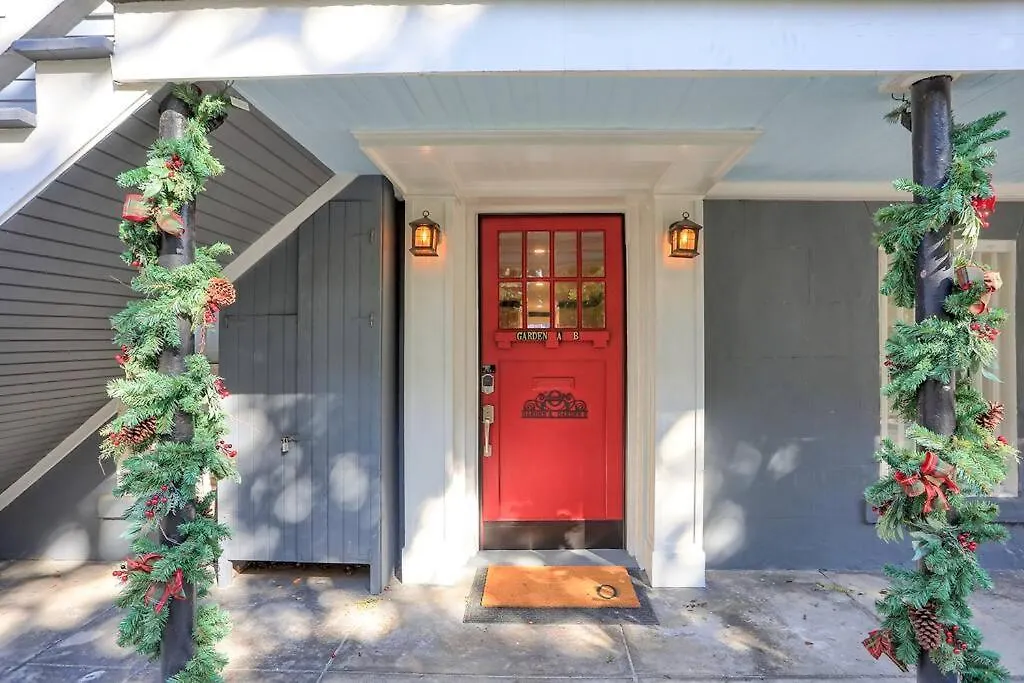 New2/2 Garden Apartment Historic Savannah