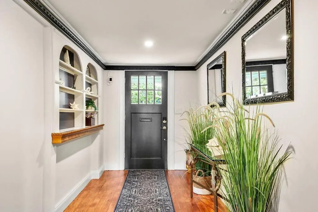 New2/2 Garden Apartment Historic Savannah