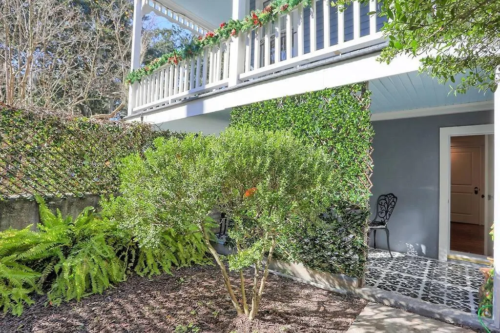 New2/2 Garden Apartment Historic Savannah 0*,