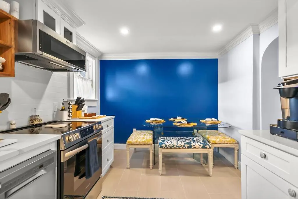 New2/2 Garden Apartment Historic Savannah