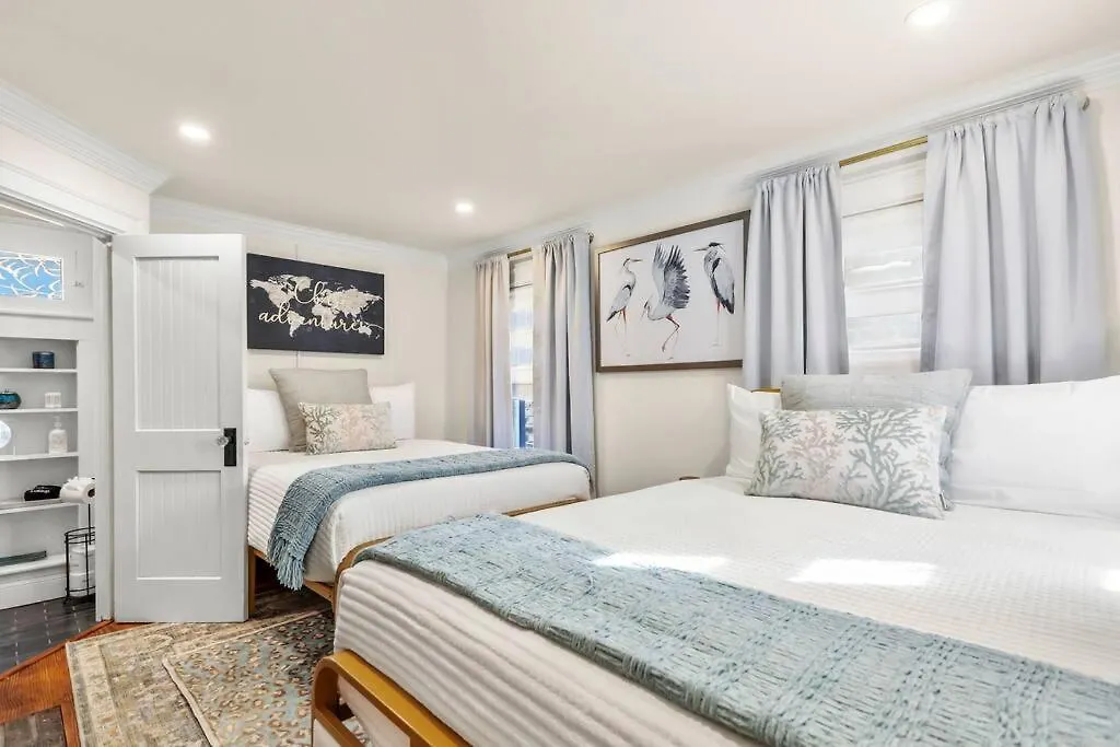 New2/2 Garden Apartment Historic Savannah