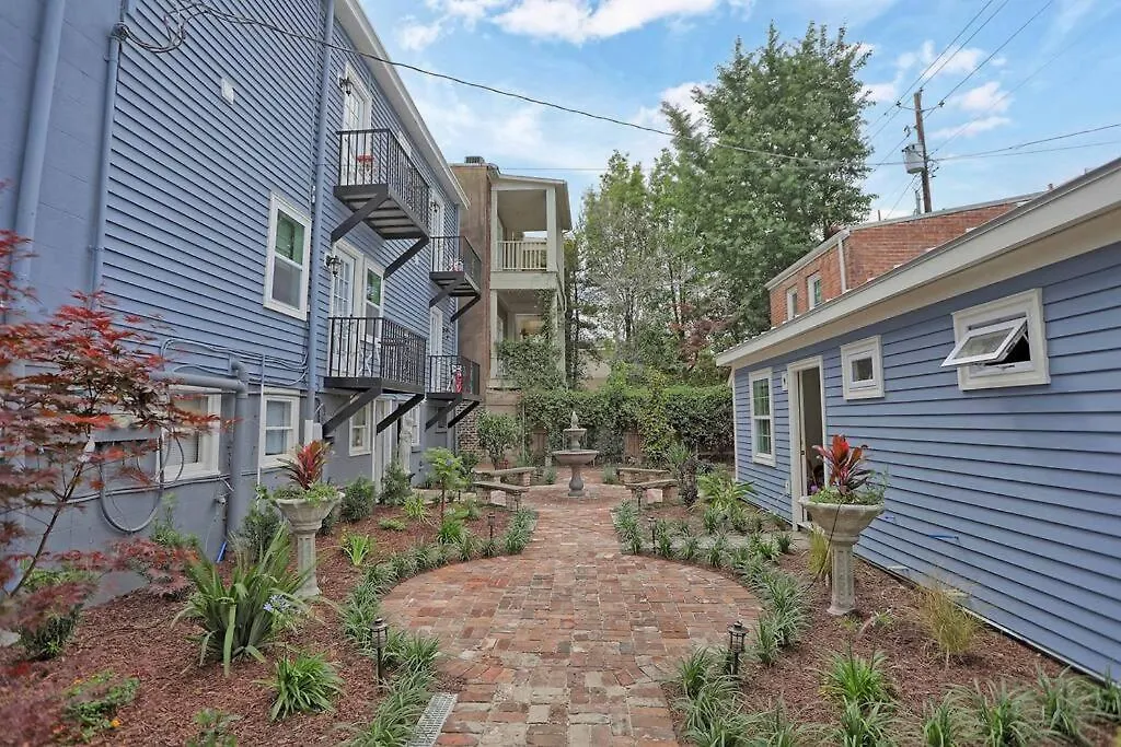 New2/2 Garden Apartment Historic Savannah