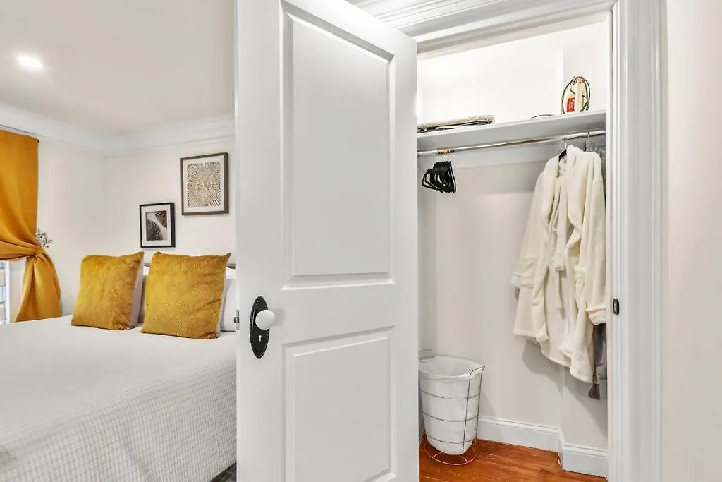 New2/2 Garden Apartment Historic Savannah 0*,  ABD