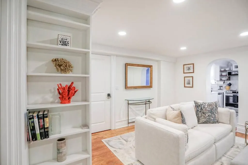 New2/2 Garden Apartment Historic Savannah
